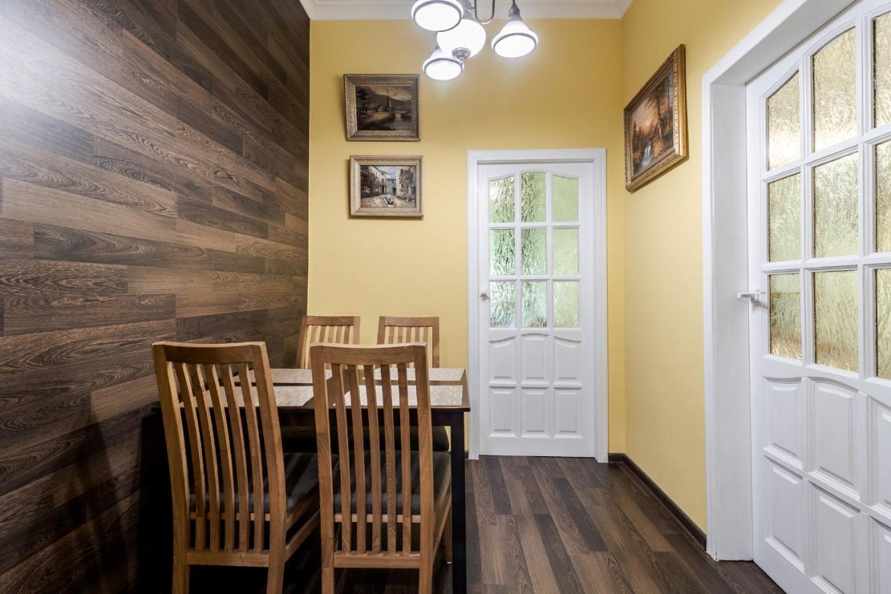 Modern Chaikovskogo Apartment Lviv Eksteriør bilde